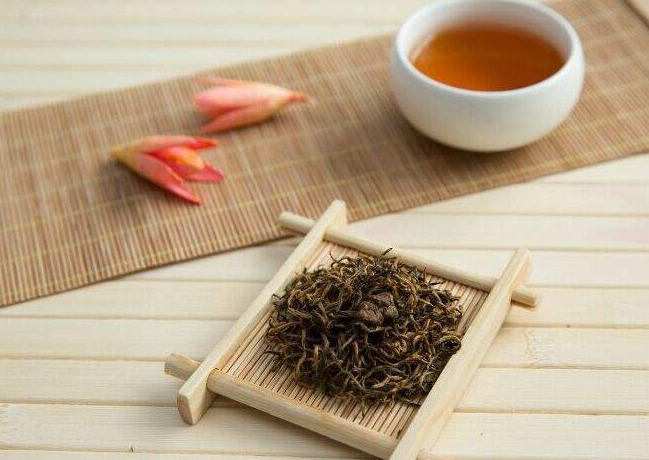 茶叶的功效作用（奇楠沉香茶叶的功效作用）