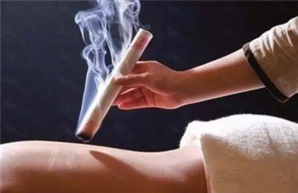 艾炙的作用（艾灸的作用和禁忌）