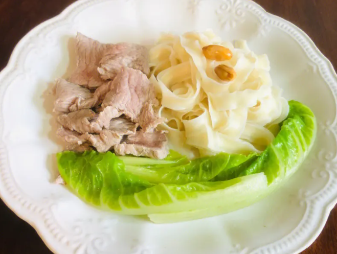 女生吃什么可以瘦腿？（科学饮食+运动规划，告别粗壮大腿）