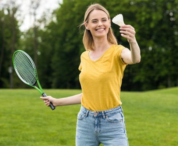 女生打羽毛球减肥实例 如何科学运动达到最佳效果？
