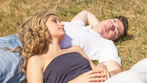 如何用实际行动取悦男人？女性必知技巧大揭秘