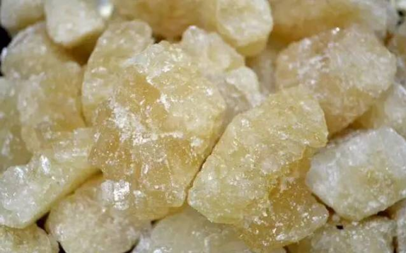 冰糖的作用和功效（红糖的作用和功效与禁忌）