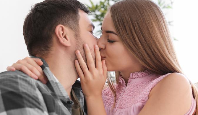 如何做到让女生无法抵抗的行为（揭秘女性心理的5个关键点）