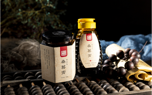 桑葚膏的副作用(详解桑葚膏的作用与副作用和注意事项)