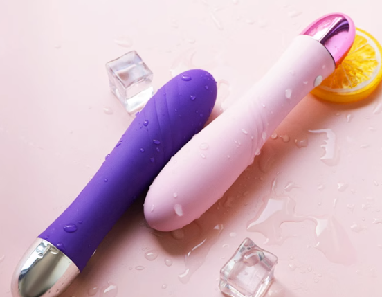 带情趣用品的美女（什么是情趣用品？）