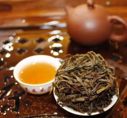 女性保健喝乌龙茶有什么好处（女人常喝乌龙茶预防蛀牙、抗老化）