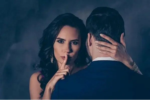 男生如何撩妹(撩妹错误几个误区解决办法)