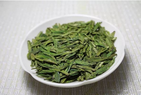 龙井茶明前茶好还是雨前茶好（龙井明前茶和雨前茶哪个好喝）