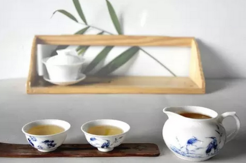 陈皮白茶的功效与作用如何（陈皮白茶玫瑰花茶的功效与作用如何）