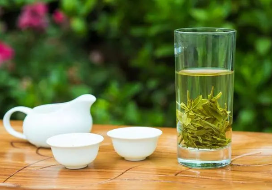 泡茶水温多少度适宜（泡茶水温多少度合适）