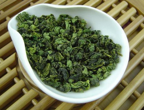 女生喝铁观音的功效与作用（男人喝铁观音的功效与作用）