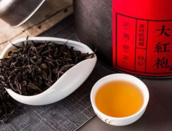 大红袍茶叶的功效与作用及禁忌（大红袍乌龙茶的功效与作用及禁忌）