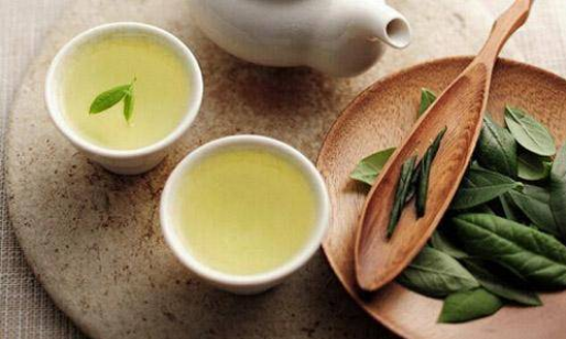 嚼茶叶有什么好处（茶叶的功效）