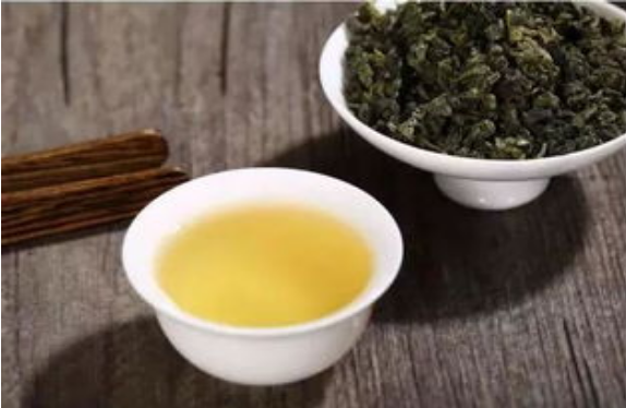 为什么说富喝茶穷喝酒（什么人喝茶什么人喝酒）