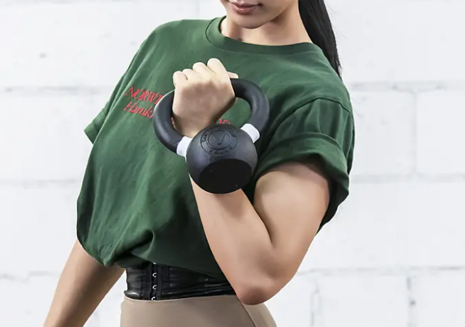 女生健身房计划打造完美身材,让你成为最抢手的单身女郎