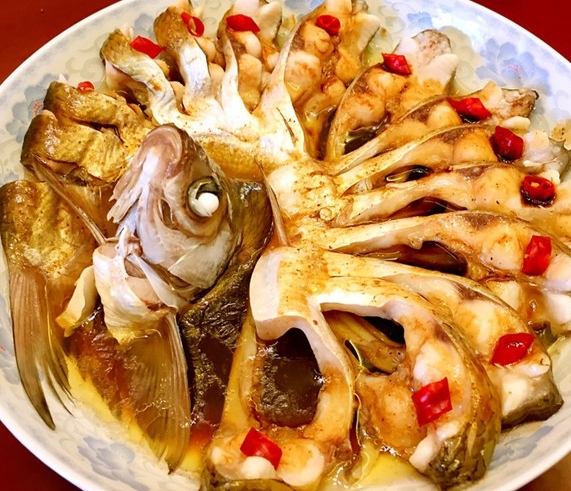女生健身食谱分享（从饮食到训练，全面提升你的健康美丽）