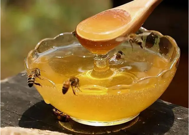 美容养颜如何使用蜂蜜美容(用蜂蜜按摩身体可美肤吗)