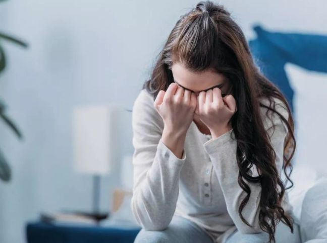 女性保健产后抑郁怎么办（女性该如何预防产后抑郁）