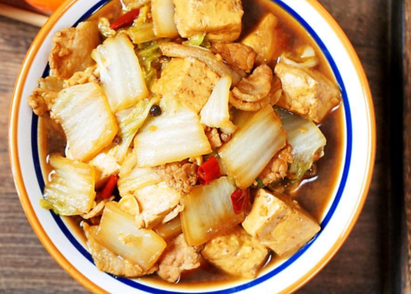 女性营养饮食豆腐白菜有什么好处(豆腐白菜可以预防哪些疾病)