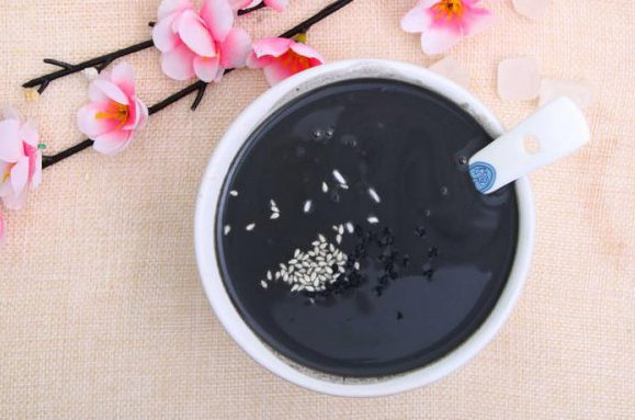 女性部位保健生活中吃什么大便每天都流畅(早上空腹喝白开水可以缓解便秘吗)