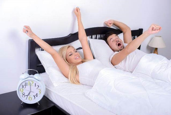 让夫妻生活更和谐的五个调情法(让夫妻提起性趣的五个激情小游戏)