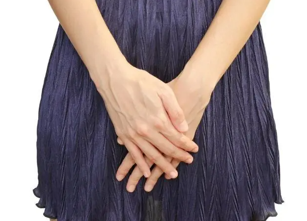 女人的阴毛为什么变白（导致女性阴毛变白的4个原因）