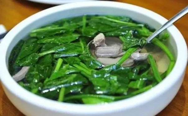 DIY菠菜护眼汤的做法（教你制作美味明目美食）