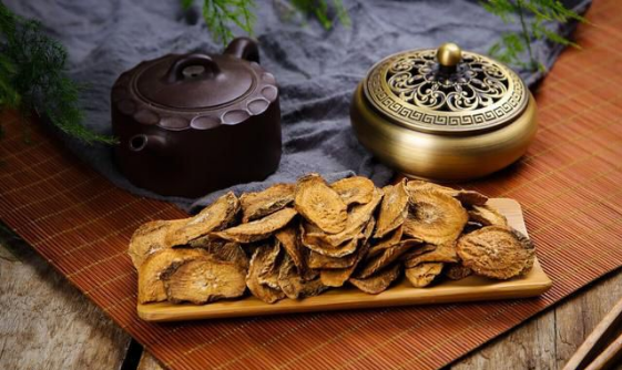 男人喝牛蒡茶的功效都有哪些(男人喝牛蒡茶有三大功效)