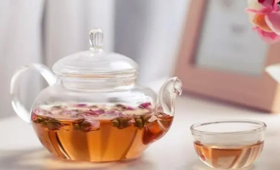春季养生喝花茶好处有哪些（哪些人不适合喝菊花茶）