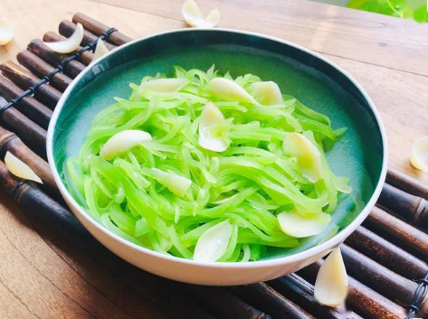 春季如何正确饮食养生（春季养生饮食三宜三忌）