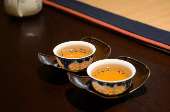 早上空腹喝茶能减肥吗（这几个时段喝茶最减肥）