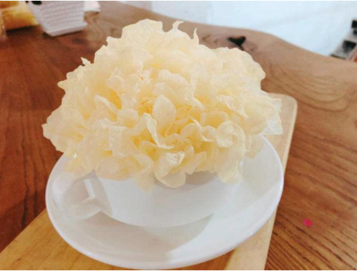 秋季养生好帮手（银耳味美还清肺）