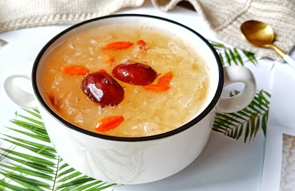 保护眼睛吃哪些食物好（这7种护眼食物建议多吃）