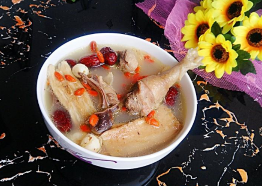 养生药膳鸡汤有哪些（养生鸡汤怎么做）
