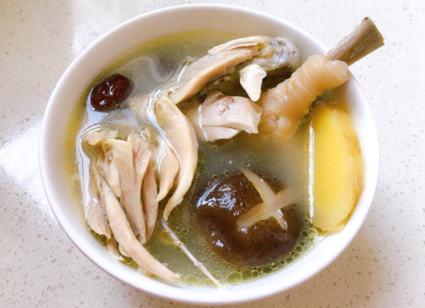 冬天喝什么汤好养生（冬天养生适合喝四款汤饮）