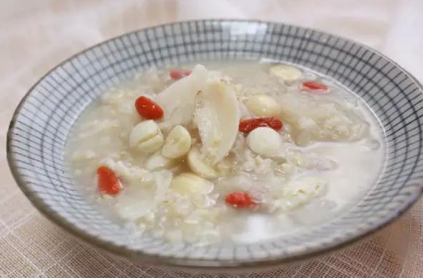 冬天多吃些什么才能更养生滋补（女白领冬天食疗养生全攻略）