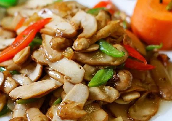 冬季最需要吃的食物是什么（多吃三种蘑菇养出好气色）