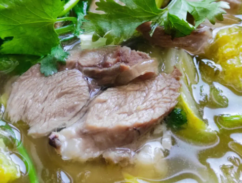 冬季食用羊肉的保健功效都有哪些（冬季食用羊肉的8个保健功效）