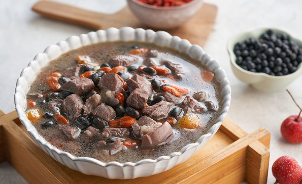 吃什么可以淡化色斑（能够淡化色斑的食疗方有哪些）