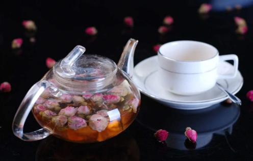 喝玫瑰花茶会上火吗（玫瑰花茶可养生）