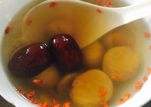 夏季手脚冰凉吃什么可以调节（夏季手脚冰凉的3个饮食调节方法）