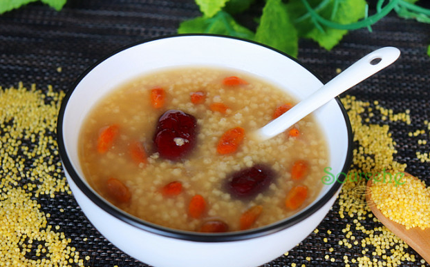 夏季熬夜有什么危害（推荐五款美味养生粥）