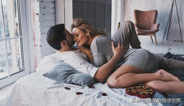 挑逗腼腆女孩的调情助性方法