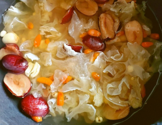 女性吃什么补血快（6种补血的食物不容错过）