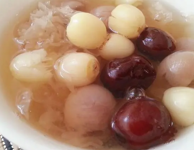 女性秋季饮食养生有哪些讲究（养生多吃这五种食物能延年益寿）