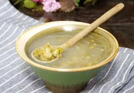 小暑养生吃什么食物好（小暑节气养生食谱推荐）