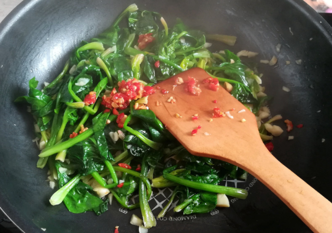 工作太劳累吃哪些蔬菜消除疲劳（消除疲劳常吃4物助你精神焕发）