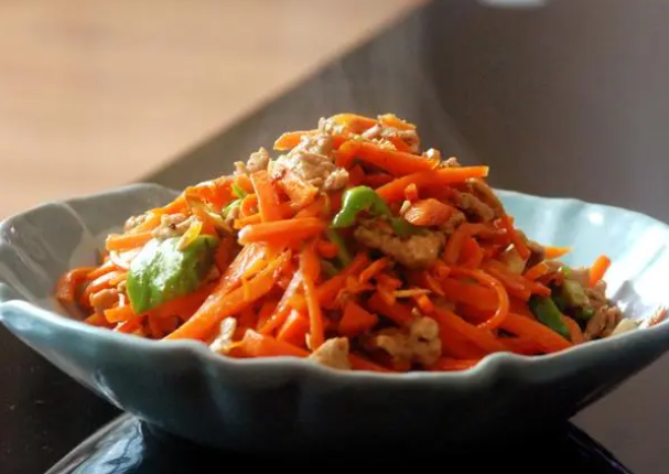 护眼要多吃哪些食物（多吃这6种食物眼睛健康明亮）