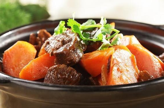 生活中保护眼睛的食物有什么（保护眼睛常吃三种食物）