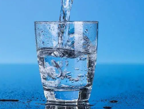 用什么方法可以快速解酒（巧用这些食物解酒效果最好）
